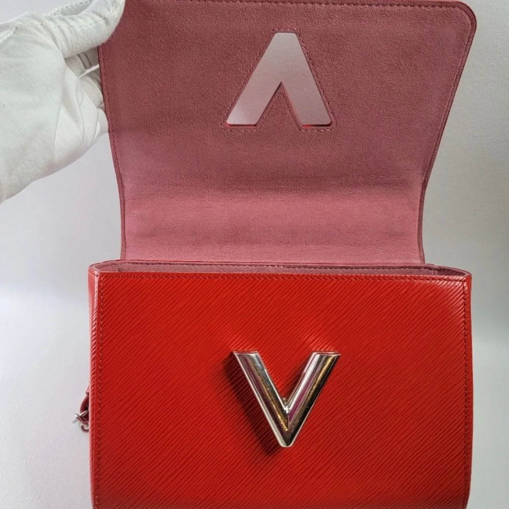 Louis Vuitton Twist Epi Leather Scarlet Crossbody Bag Full Inclusion (Box/Dusty) - Picture 5 of 17